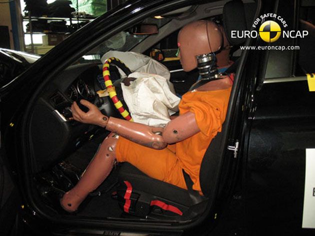Краш-тест BMW 5-Series. Фото Euro NCAP